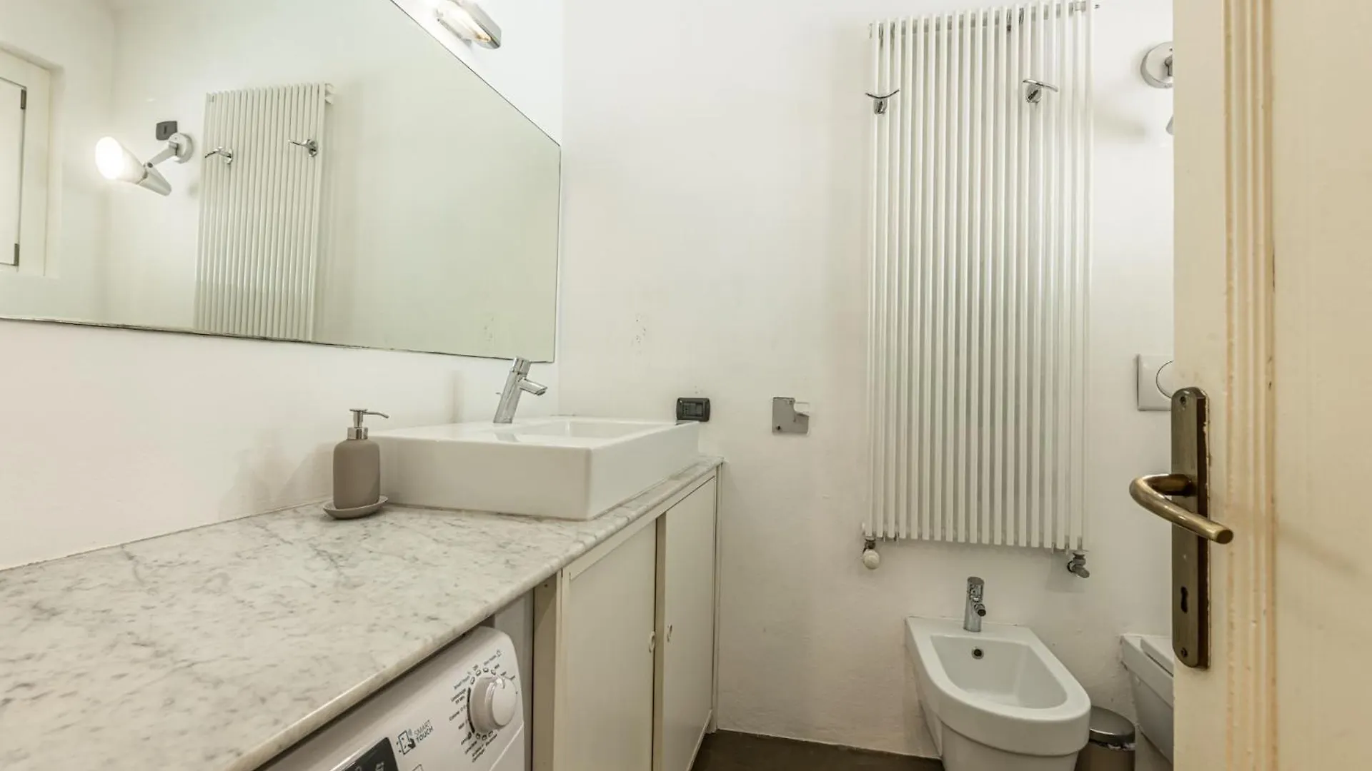 San Gottardo Apartment - Close To Navigli And Duomo ميلان إيطاليا